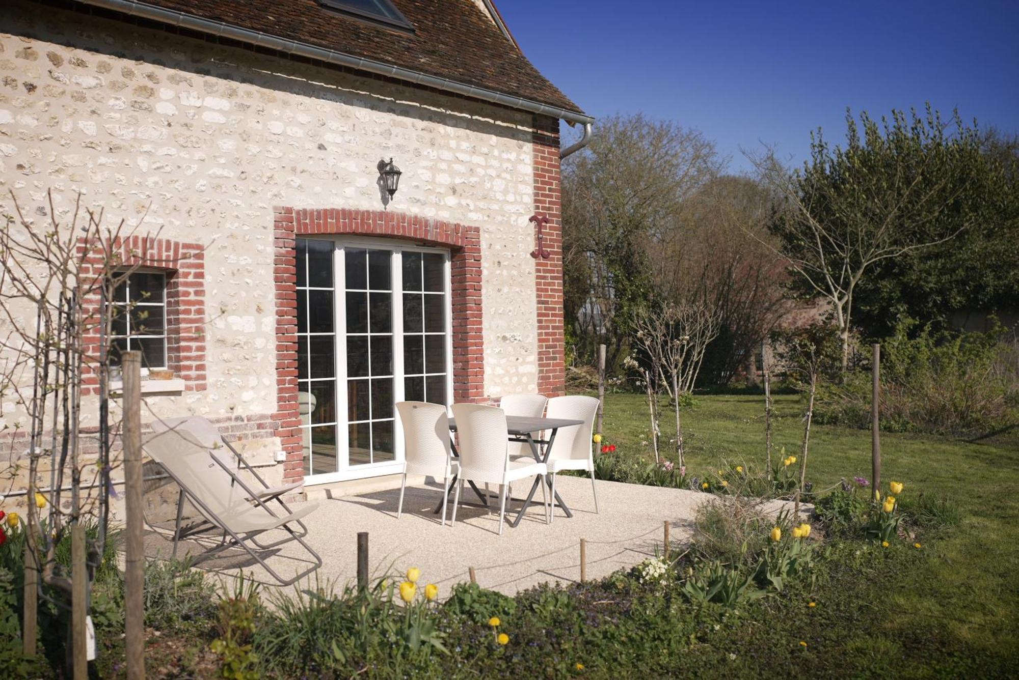 Les Jardins De Felicie Villa Poses Exterior photo